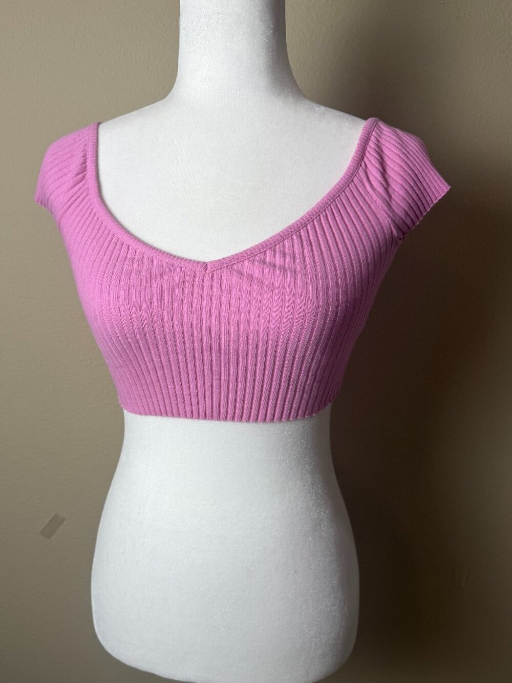 ZARA Pink Stretch Ribbed Crop Top Cap Sleeve V Neck Size Small
